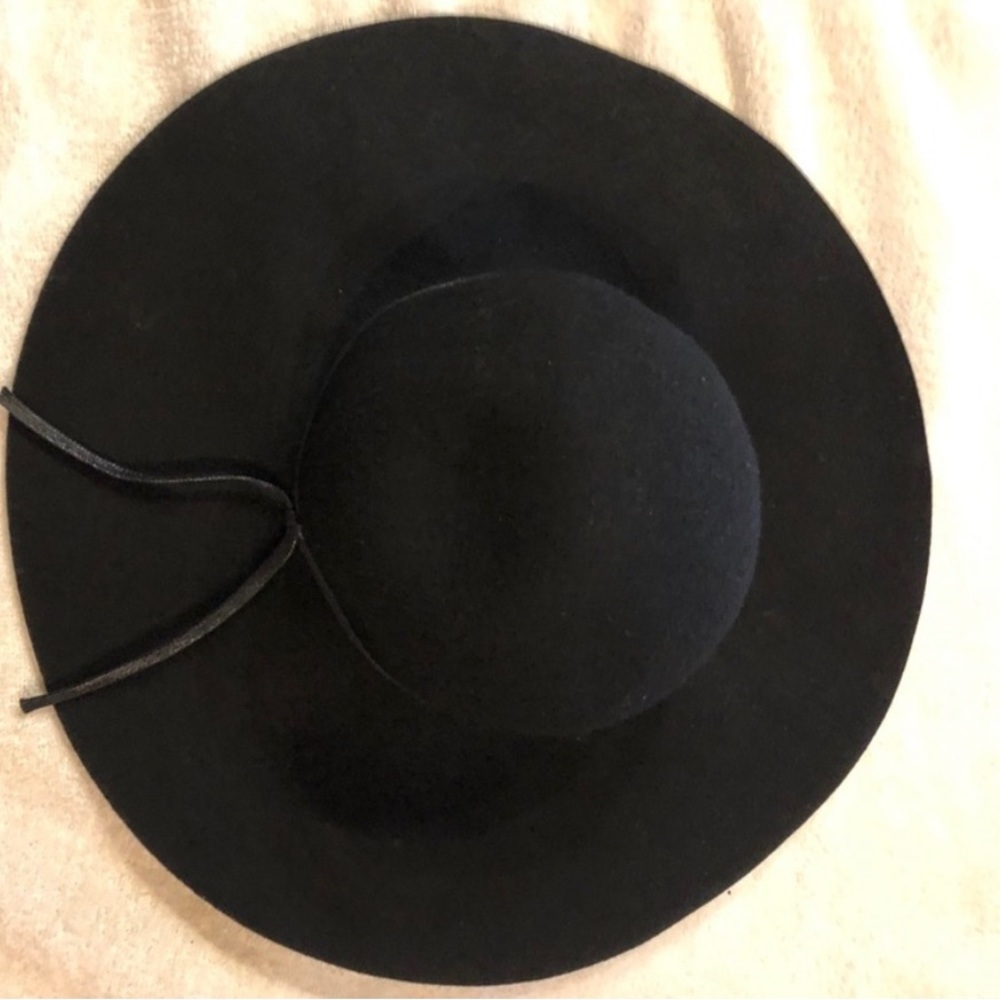 Black felt hat.